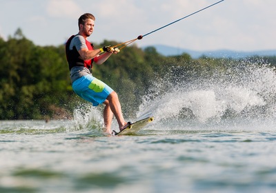 Boarding and Beyond: How to Entertain on Your Vortex Boat